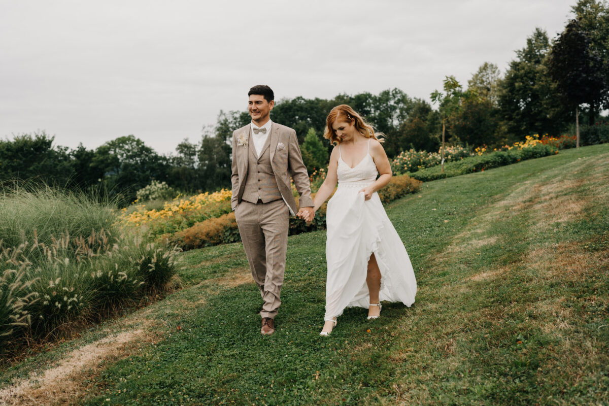 Echte Hochzeiten, wie diese im Garten der Geheimnisse von Eva & Raffael!