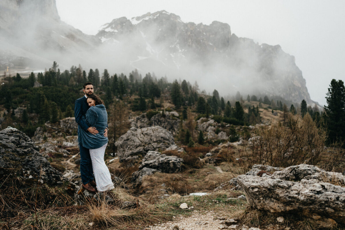 Dolomiten Unesco Weltkulturerbe Hochzeitsfotografin, Berge, Nebel, Brautpaar,
