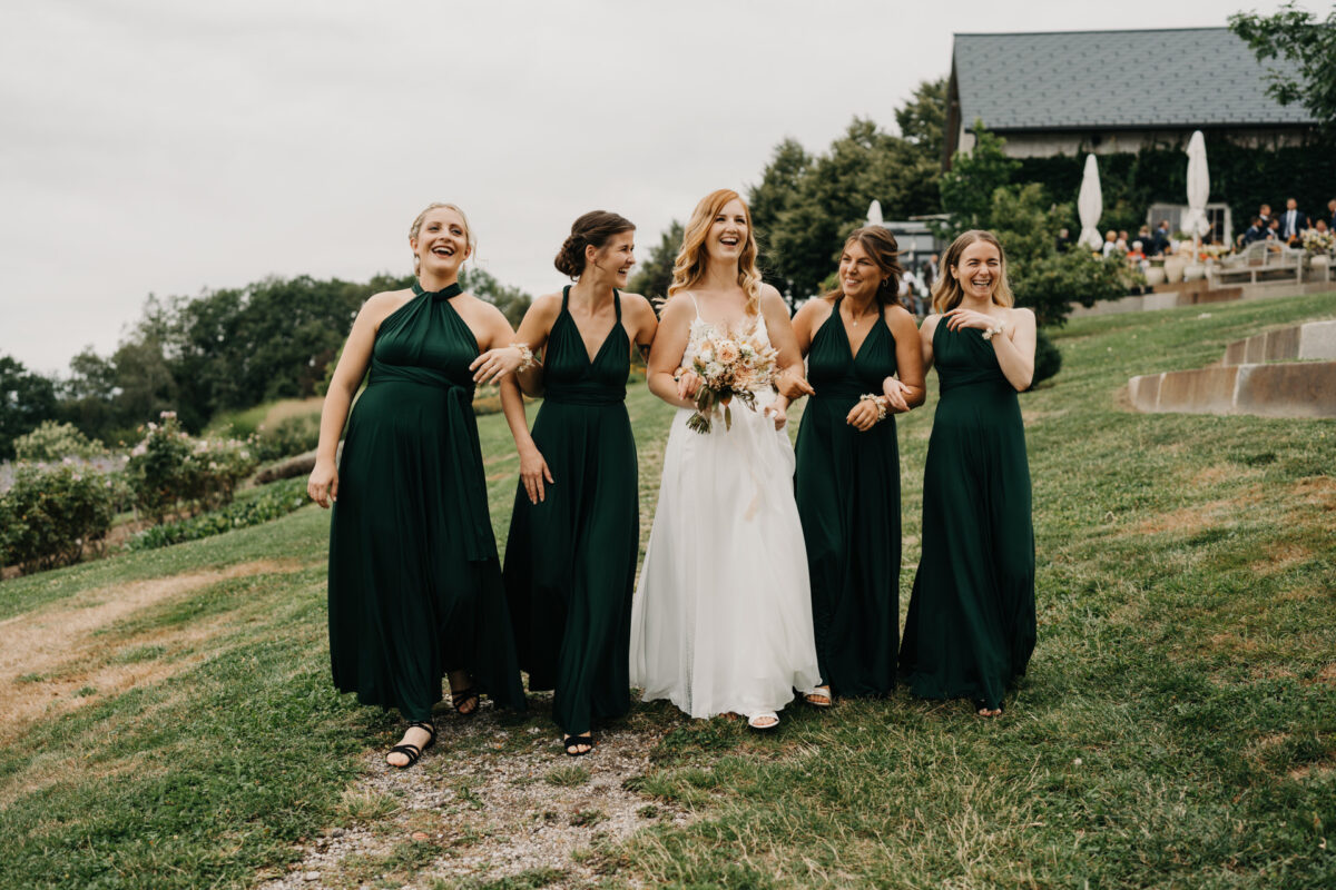 Gartenhochzeit, Dresscode, elegant grün beige und braun Töne gewünscht. 